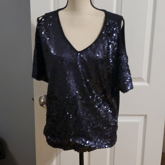 VENUS Tops - VENUS black sequin front cold shoulder top